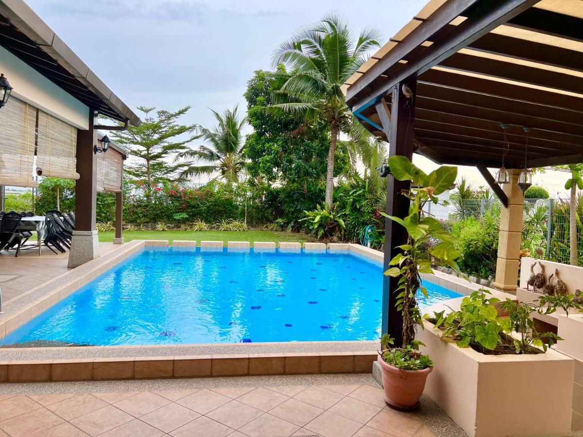 Melaka Beachfront Villa With Pool Esterno foto