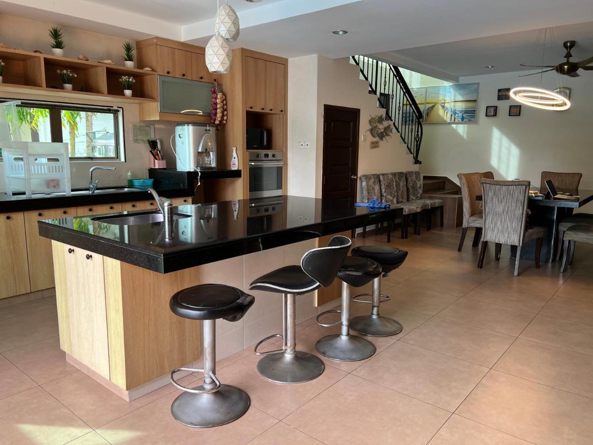 Melaka Beachfront Villa With Pool Esterno foto