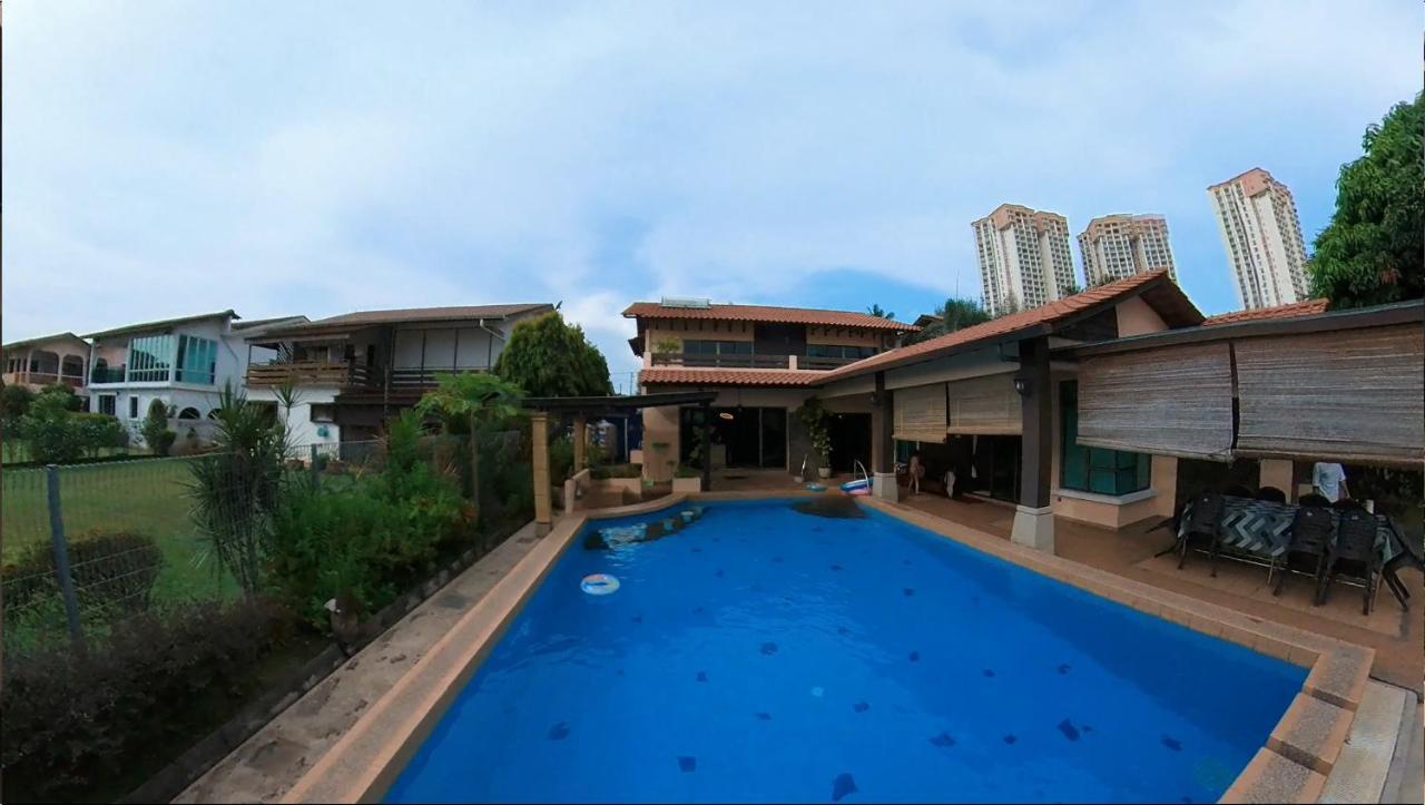 Melaka Beachfront Villa With Pool Esterno foto