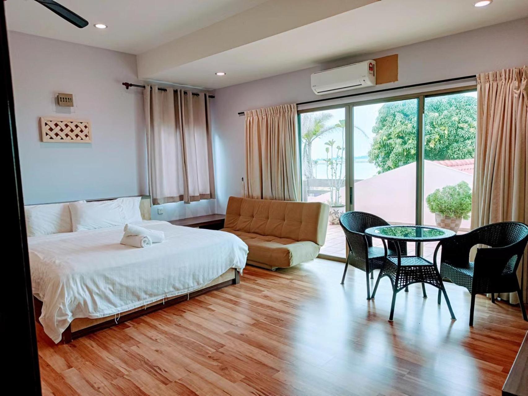 Melaka Beachfront Villa With Pool Esterno foto