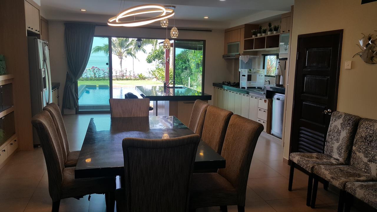 Melaka Beachfront Villa With Pool Esterno foto