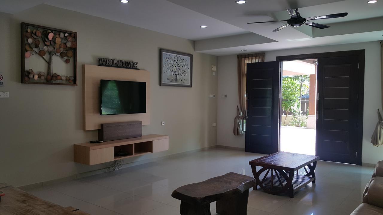 Melaka Beachfront Villa With Pool Esterno foto