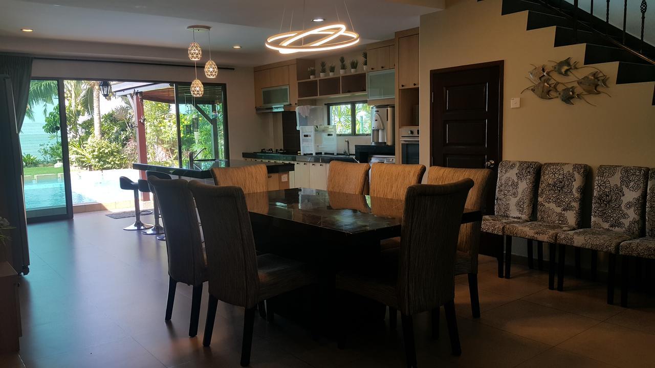 Melaka Beachfront Villa With Pool Esterno foto