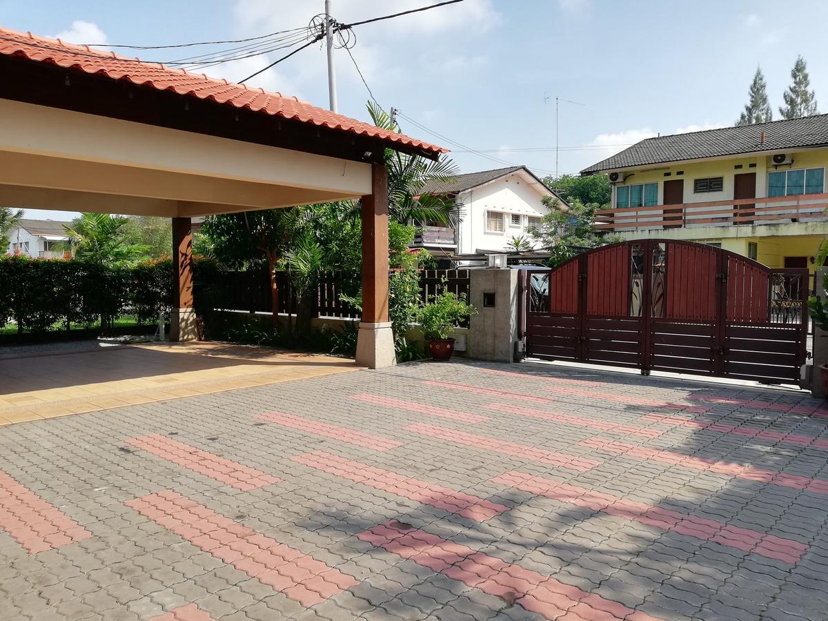 Melaka Beachfront Villa With Pool Esterno foto