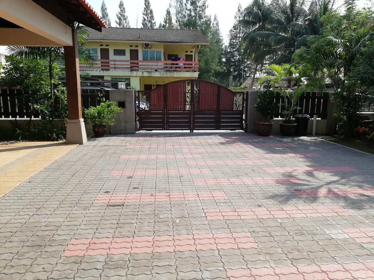 Melaka Beachfront Villa With Pool Esterno foto
